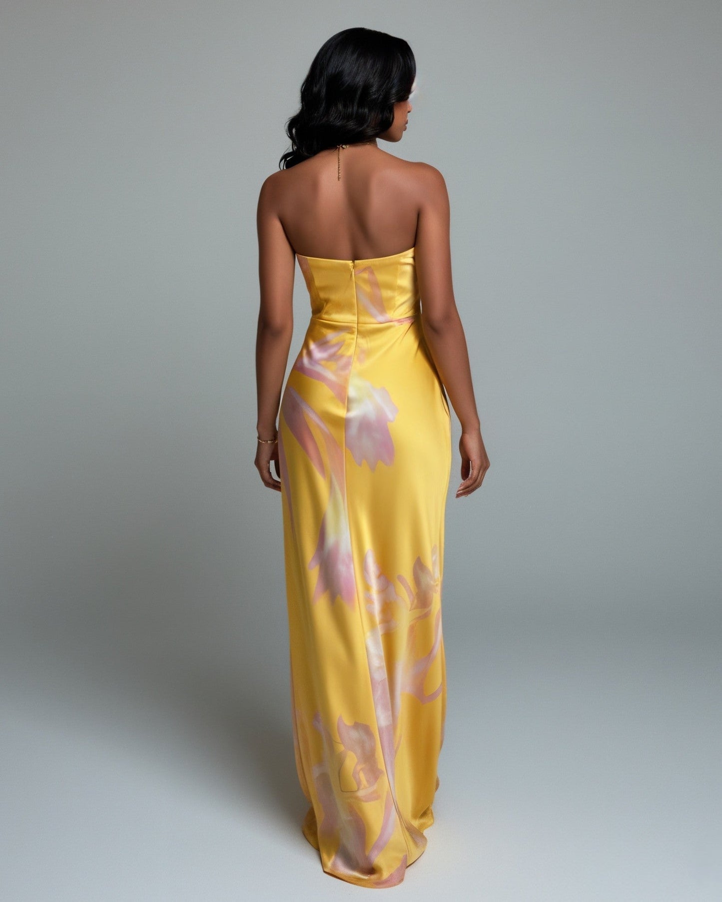 VEDA Halter Neck Sleeveles Maxi Dress